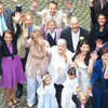 Gruppenfotos- komprimierte Erinnerung an Hochzeitsgäste